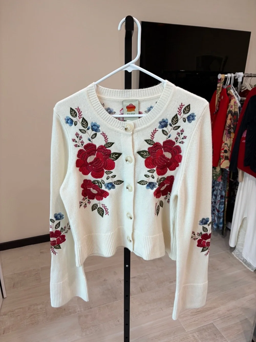 Farm Rio: Cream Embroidered Flowers
Buttoned Knit Cardigan - Picture 3 of 9